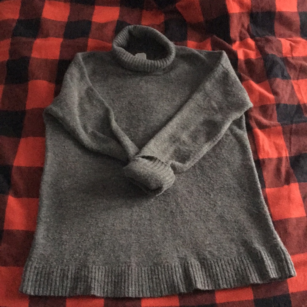 Slouchy medium grey turtleneck sweater S